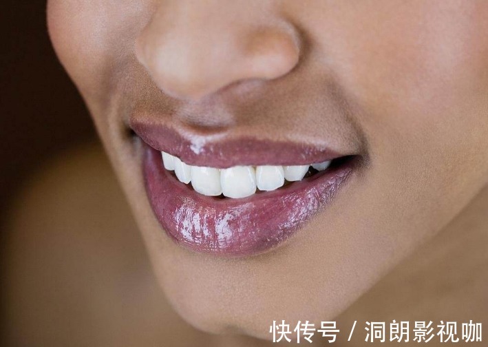 衰老|女性即将衰老时,3个地方会“变大”,若一个没有,说明还很年轻