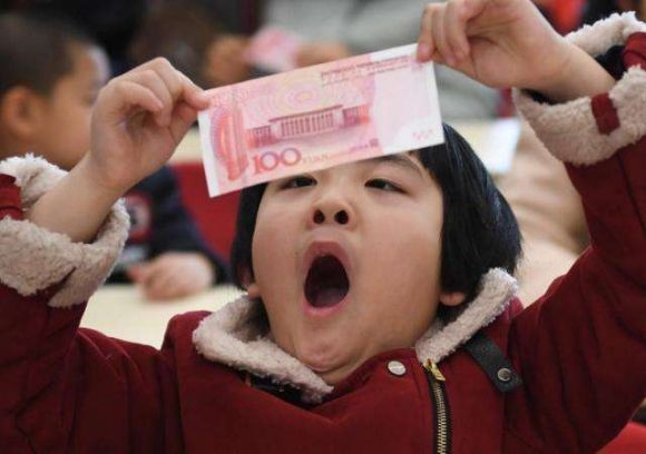 一块钱|“妈,我把钱弄丢了”,两种妈妈不同的回答,造就孩子不同的性格