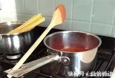 这些东西用了大半辈子，才知道正确的用法，蠢到连牛奶都不会倒