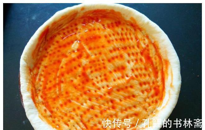 披萨饼|一家四口的早餐,吃披萨最过瘾,有肉有菜还有饼,老公孩子抢着吃