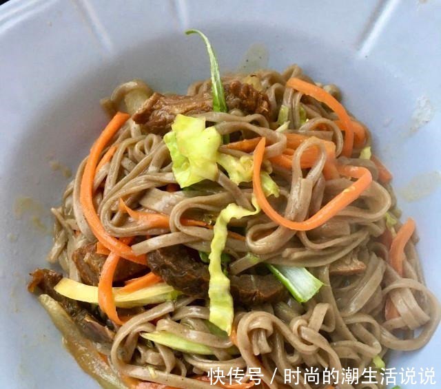 烧驴肉炒面,味道比鲜肉做的更入味