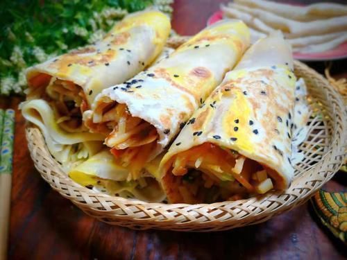 一日三餐|秋天，我家儿子超爱吃这早餐，一日三餐基本吃不了多少，一口一卷，几分钟上桌