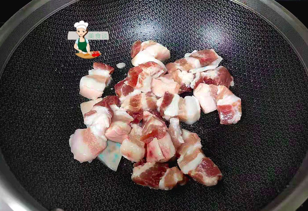 夏天此蔬菜多买点，晒干囤起来，泡一泡，切段焖五花肉，越嚼越香