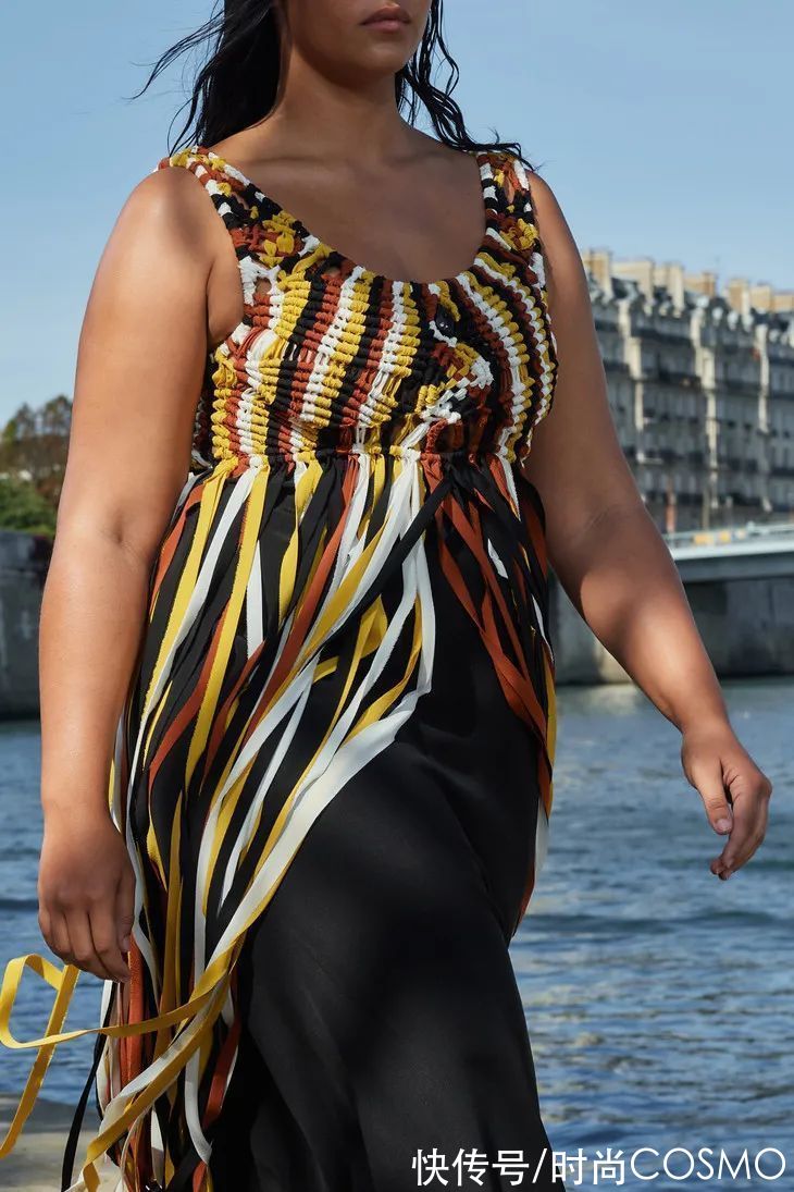 塞纳河畔走秀的Chloé，把长裙走进了我心里|T型台 | 手袋