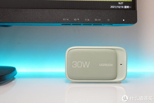 线缆|桌面整理大作战!低成本改造书桌,这些收纳好物你值得拥有!