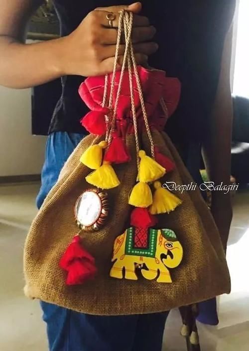 再丑的包包都能用流苏拯救，闲置旧包这样改造，比新买的还美