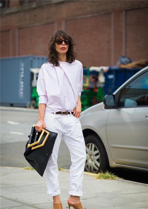 别背双肩包了吧！今年流行“托特包”，容量大不说，还耐脏又方便