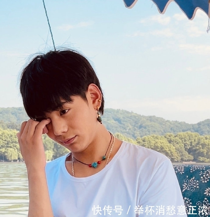 常駐嘉賓|《中餐廳5》路透，周也丁真逛超市顏值扛打，姚安娜蠻腰搶鏡