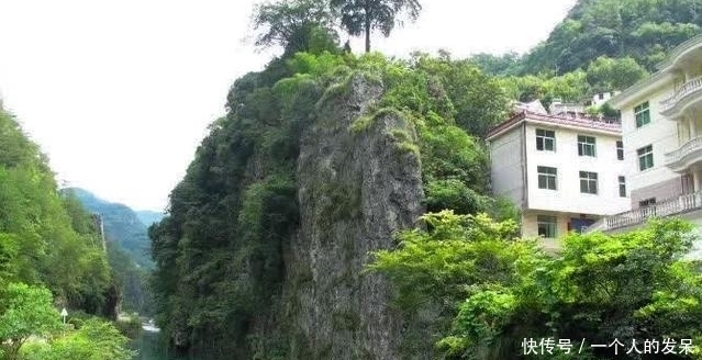 惊险！淳安的一个神奇小村，这里的房屋都挂在悬崖石壁上