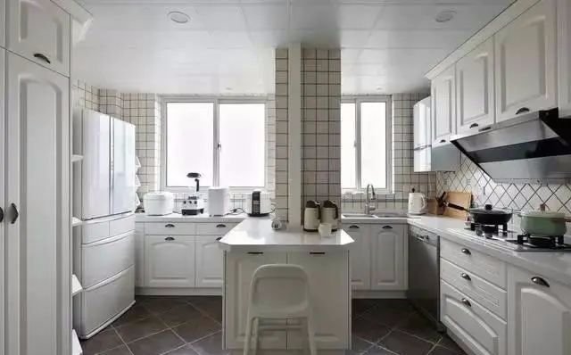 鞋柜|表哥的婚房,进门就给鞋柜吓到了,餐厅时尚,厨房效果让人赞叹