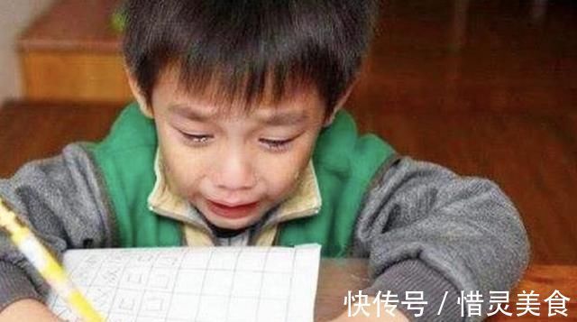 |爸爸姓“李”,给儿子取名太搞笑,上学后全班爆笑如雷