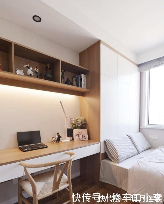 阳台|客厅造个“假阳台”，一进门就被迷住了，这套92㎡新房，太温馨