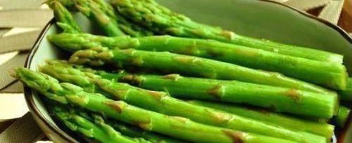 女性想要皮肤好，推荐常吃3种食物，补血养颜，气色十足显年轻