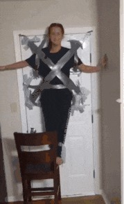 |搞笑GIF:趁还没娶回家,大哥赶紧退婚吧,为你好!