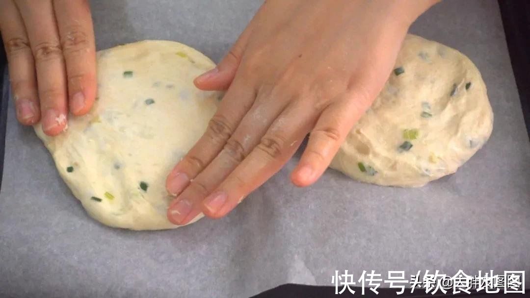 葱油饼这样做才香!这个方子值得收藏,厨艺不好也能成功