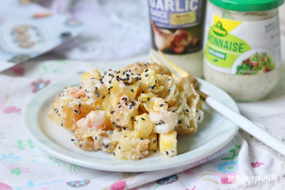 早餐剩根油条,晚餐花上几分钟用它做菜,网友看着有食欲