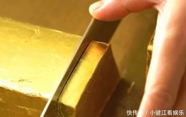世界上“最贵”的金砖巧克力,甜品师一刀切下去,口水都出来了!
