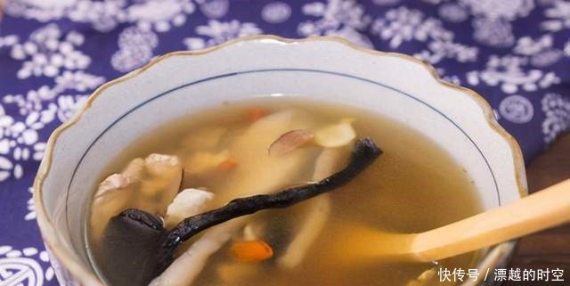高血脂人群不应该碰哪些食物营养师多吃3种食物血脂水平高