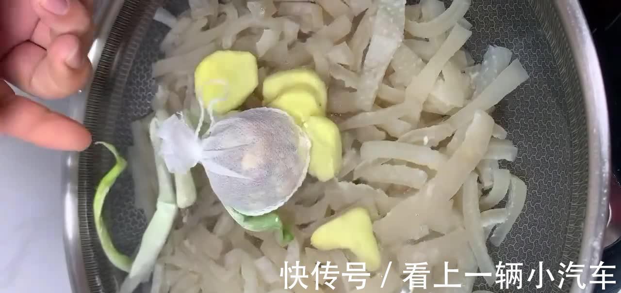 教你做猪皮冻，步骤详细，皮冻透亮无腥味，入口Q弹价廉物美