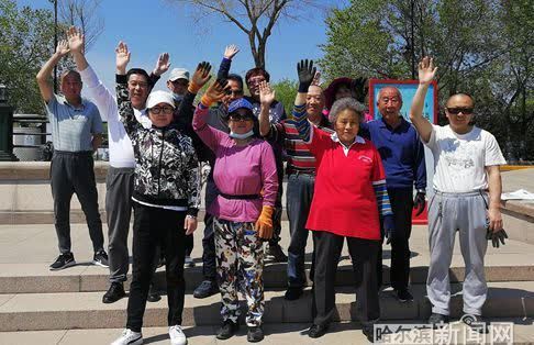 腰椎病|爬出健康 讓人驚了個呆