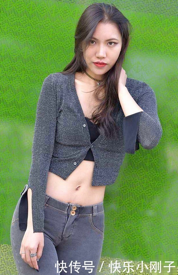 出门|美女“黑暗系”出门,俏皮可爱藏不住