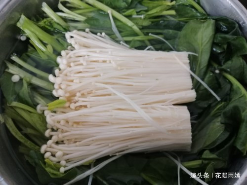 凉拌菜|菠菜和此物绝配,被闺蜜称为“减肥菜”,连吃半月瘦8斤,真厉害