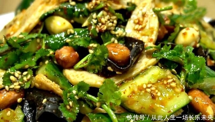 每年我家年夜饭必做的一道凉菜，清爽开胃又解腻，比大鱼大肉好吃