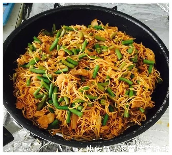 家常美食|豆角怎么样做更鲜嫩?学会这道家常美食,让豆角变得更美味!