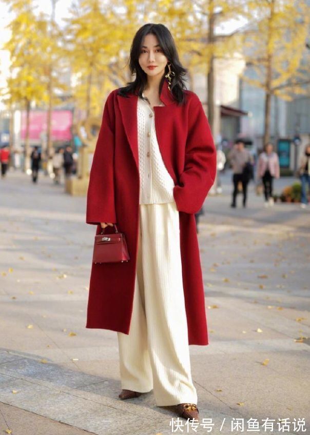 穿搭|怪不得女人都不穿打底裤了,今年流行“牛奶裤”,配大衣好时髦