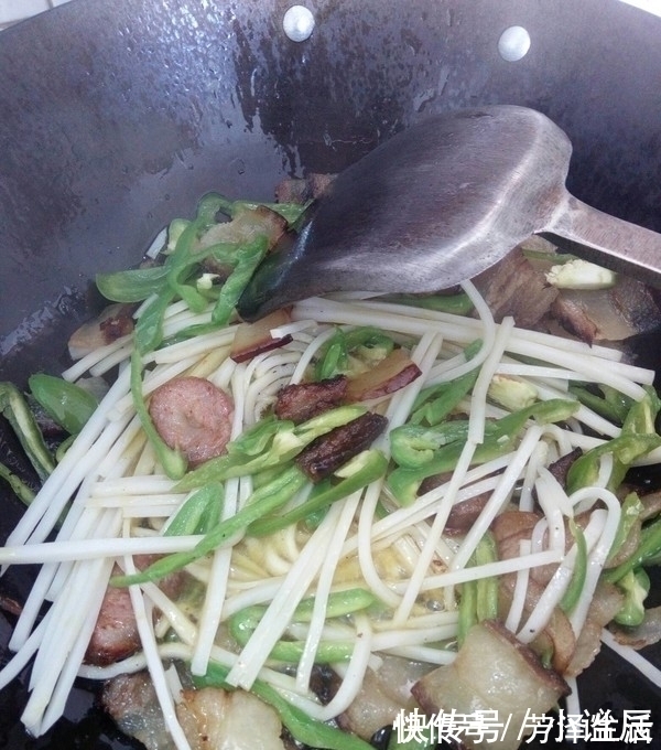 腊肉|女人的“催老剂”，医生从不让家人多吃，很多人却把它当作美食