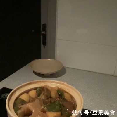 学会这道炖茄子烩面，吃饭时间不用愁
