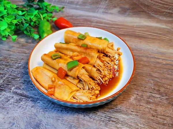  下饭|用这食材烧豆皮，比加肉还抢手，味美下饭，烧一烧上桌，光盘了