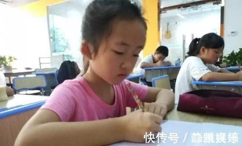 儿子|儿子被罚抄“足”字,宝妈拍照上传后走红,网友笑翻:有内味儿了