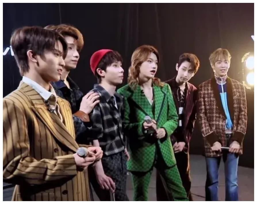 《青你3》所有助力通道关闭，粉丝心疼连淮伟，决赛夜返厂取消