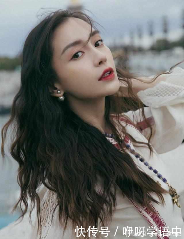 黑长直|黑长直已经过时了，今年流行这4种巨乖“卷发”，8成女生都适合