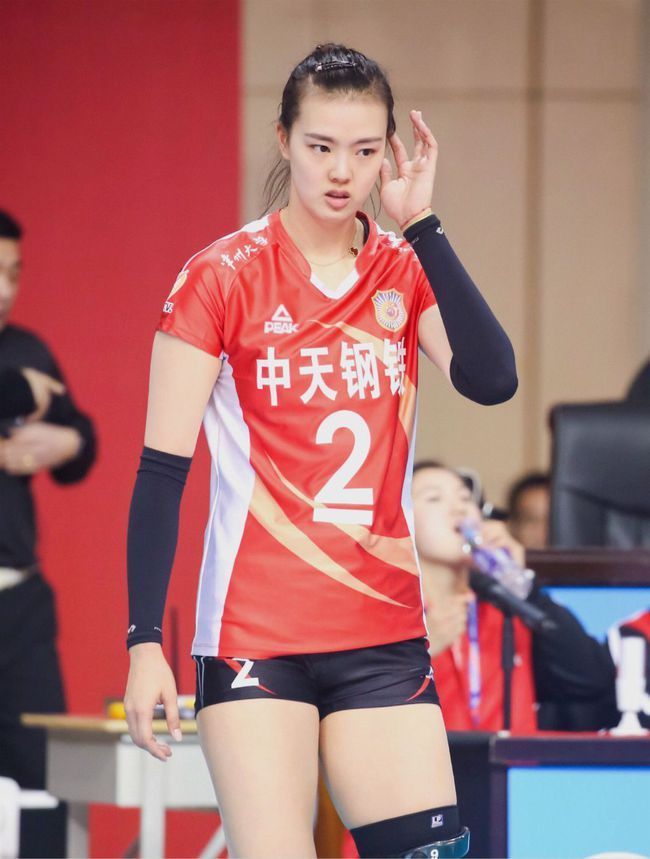 李盈莹|张常宁正面回应造谣事件,表明立场和职业规划,推迟婚礼备战联赛