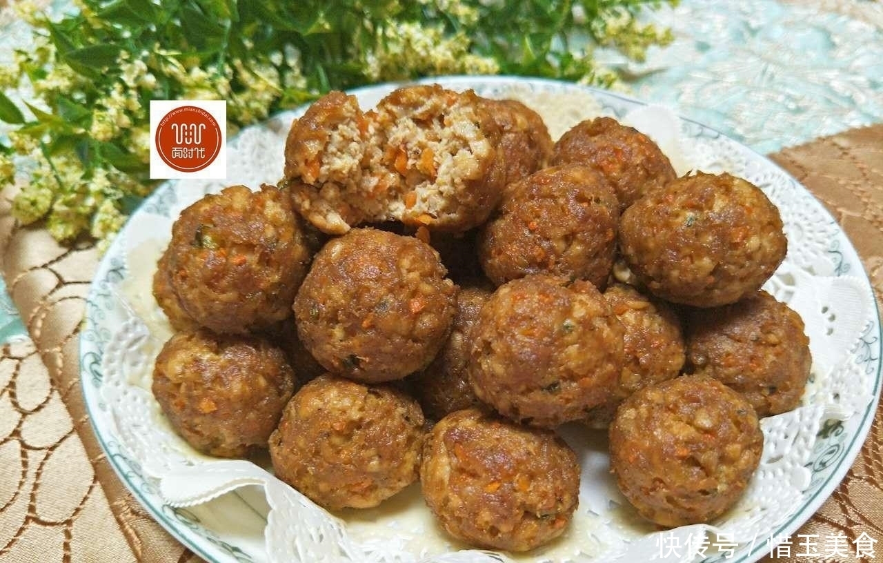 我炸的豆腐丸子香又嫩，怎么吃都不腻，边炸边吃，端上桌都快没了