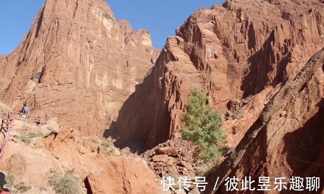 峡谷|新疆有个小众景点，群山之中有5公里的峡谷，曲径通幽适合徒步