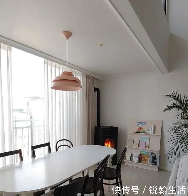 房子|闺蜜花重金买下顶楼的房子,赠送的18㎡露台太美了,恨不得天天去