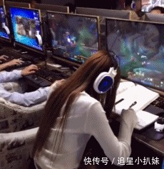 |搞笑GIF:带女友去逛街 请问遇到这种情况该怎么办?