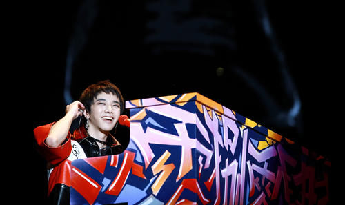 影响华晨宇唱歌的不是踩冰桶、不是做运动,而是他无法抵抗的诱惑