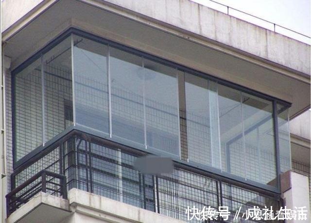 窗户|施工师傅死活不给阳台窗户上沿贴瓷砖，听完解释，才知道