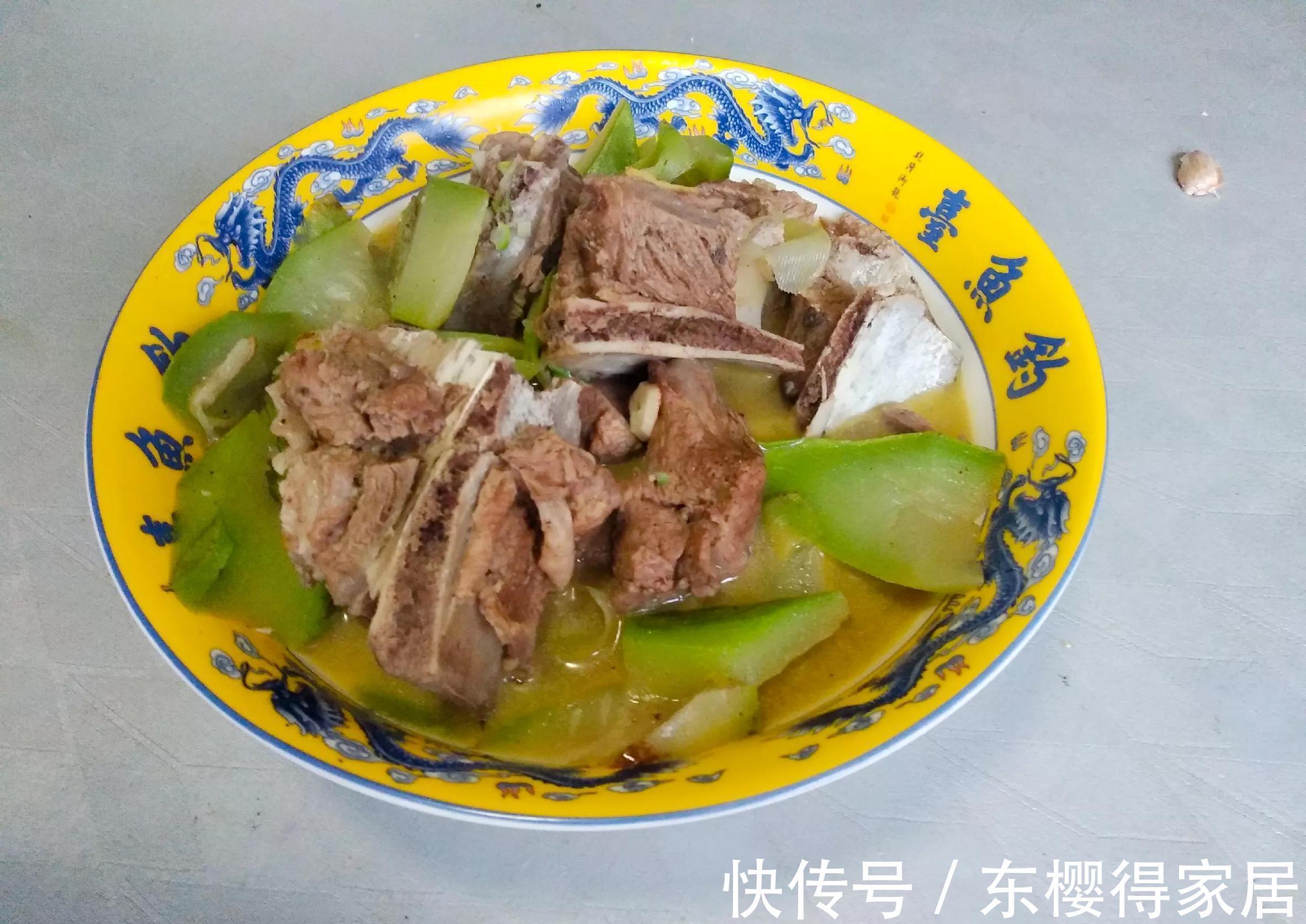 高压锅|入秋后，要吃这菜得抓紧，跟骨头炖鲜嫩又营养，错过可要再等一年
