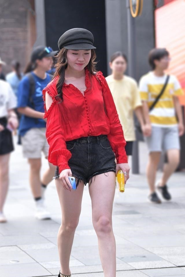 身材 简约自然的瑜伽裤让你穿出年轻自信,显得身材修长迷人,时尚韩范!