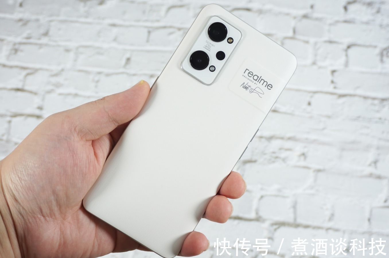 机型|真我GT2测评：生物基带来出众设计，重新为骁龙888性能正名