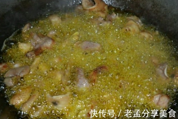 辣子鸡不要直接下锅炒，多加这3步，辣子鸡外酥里嫩，鲜香入味