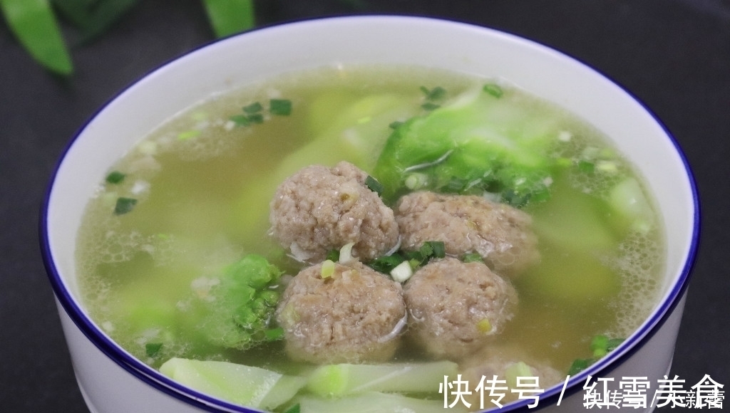 小窍门|肉丸子下锅就散?学会小窍门,肉丸子保准不松散,还很有弹性!