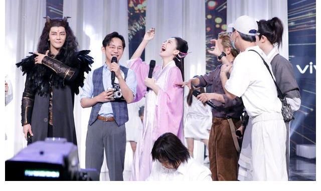 补位|娜扎资源变好！补位张雨绮加入《快本》，网友期待她的表现