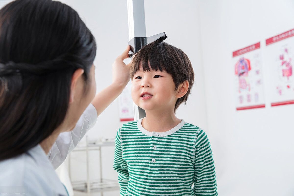 矮小症|小孩子个子偏矮怎么办?家长对矮小症孩子有哪些误区?