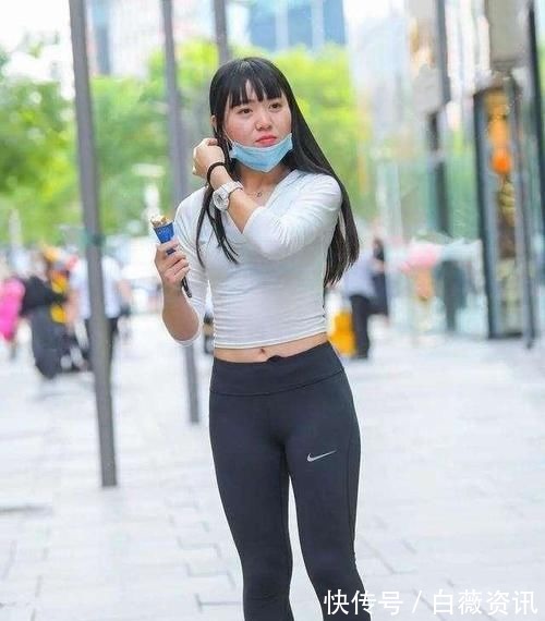 风衣 潇洒自在的瑜伽裤穿搭更加随意自在,气质女生都爱穿,时尚大气